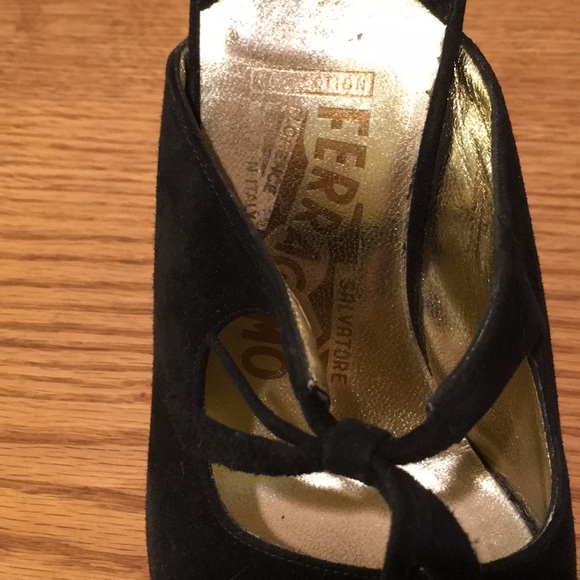 Salvatore Ferragamo Pump Size 7 C - Picture 6 of 8